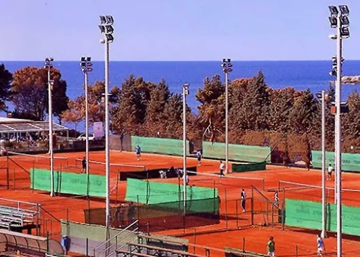 Leut Apartment, 3min Beach, 15min Center Apartman *