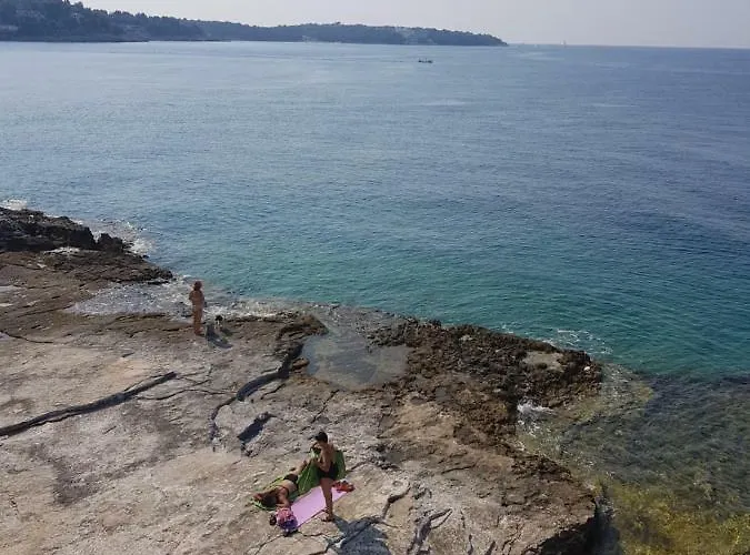 Leut Apartment, 3min Beach, 15min Center