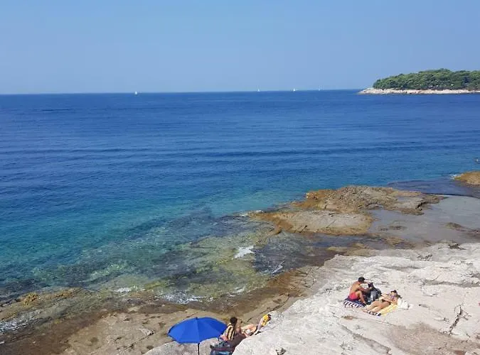 Leut Apartment, 3min Beach, 15min Center * بولا