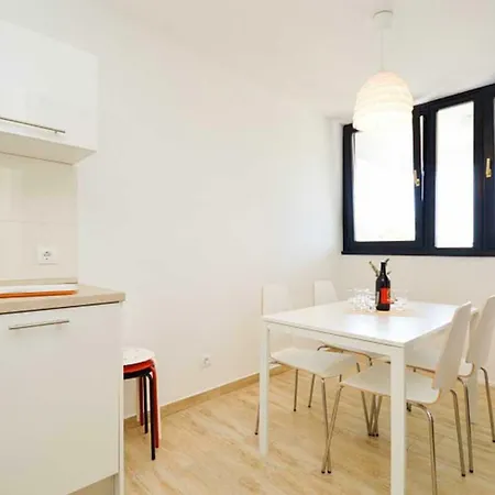 Leut Appartment, 3min Beach, 15min Center